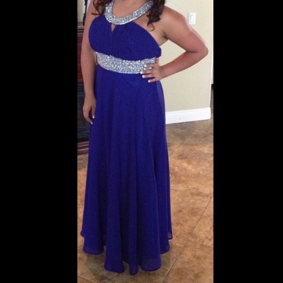 Dresses - Picture 2 of 2